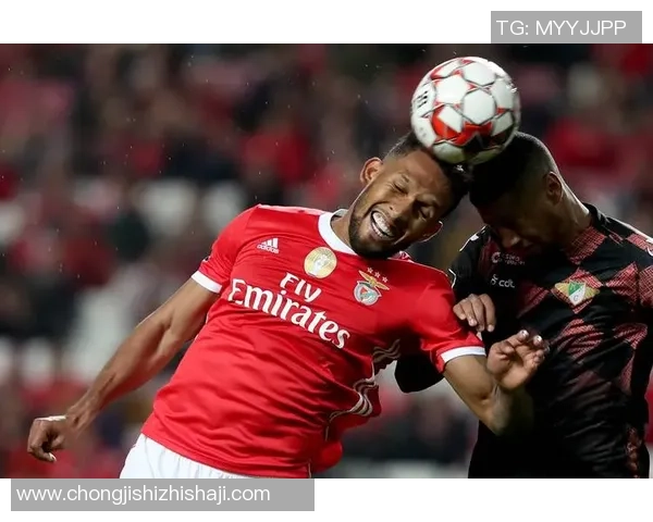 足球明星表现起伏不定的背后原因与影响分析