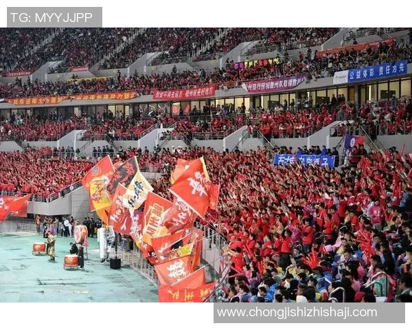 香港足球明星队现场激情演唱展现团队精神与音乐魅力引发观众热烈反响